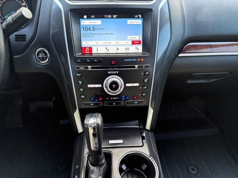 Used 2017 Ford Explorer Platinum AWD/4WD image 14