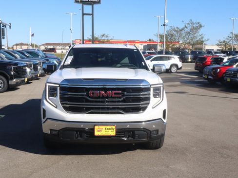 Used 2023 GMC Sierra 1500 SLT w/ SLT Premium Plus Package image 2