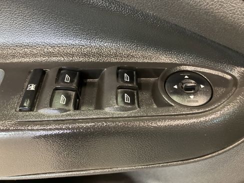 Used 2015 Ford Escape SE image 13