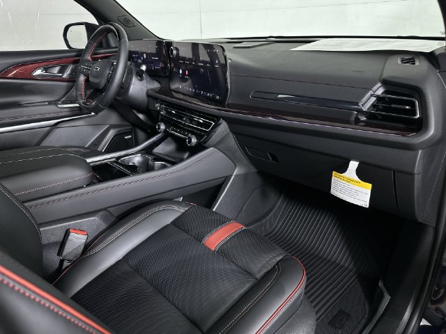 New 2027 Chevrolet Traverse RS w/ LPO, Floor Liner Package FWD image 31