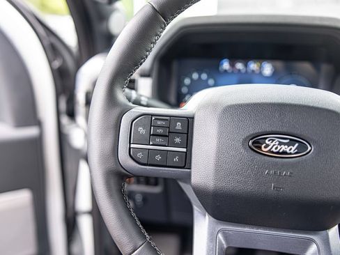 Used 2025 Ford F150 Lariat AWD/4WD image 23
