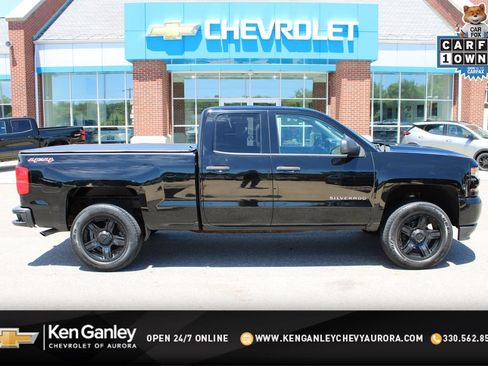 Used 2017 Chevrolet Silverado 1500 Custom w/ Custom Convenience Package AWD/4WD image 1