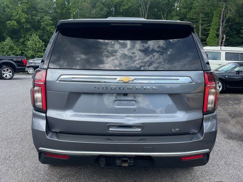 Used 2021 Chevrolet Suburban LT w/ LT Signature Plus Package AWD/4WD image 3