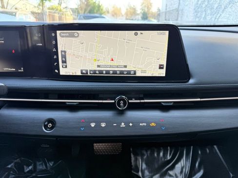 Used 2023 Nissan Ariya FWD image 23