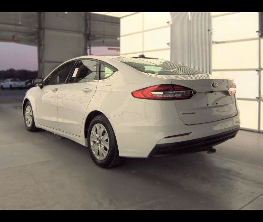 Used 2019 Ford Fusion S FWD image 11