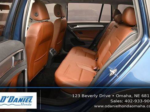 Used 2017 Volkswagen Golf Alltrack SE AWD/4WD image 35