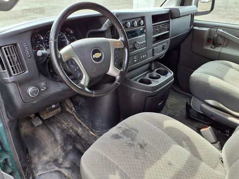 Used 2017 Chevrolet Express 3500 Extended RWD image 12