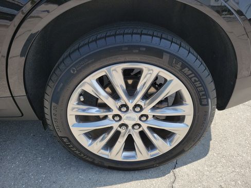 Used 2019 Cadillac XT5 Platinum image 33