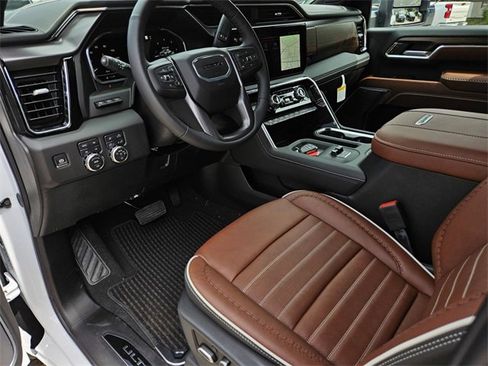 New 2025 GMC Sierra 2500 Denali Ultimate image 17