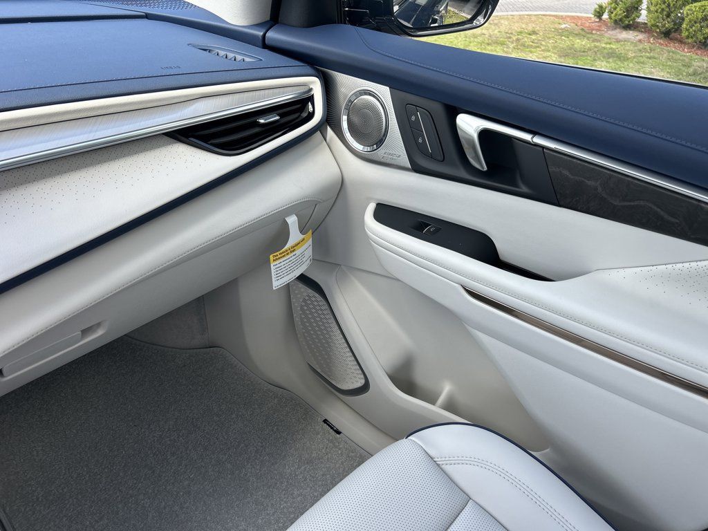 Certified 2026 Buick Enclave Avenir w/ Super Cruise Package FWD image 17