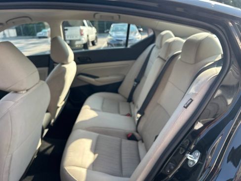 Certified 2025 Nissan Altima 2.5 SV FWD image 19
