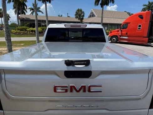 Used 2021 GMC Sierra 1500 SLT w/ SLT Premium Plus Package AWD/4WD image 6