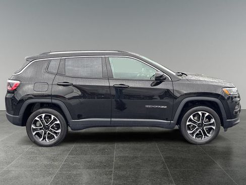 Used 2022 Jeep Compass Limited w/ Sun and Sound Group AWD/4WD image 8
