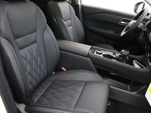 New 2026 Nissan Rogue Platinum AWD/4WD image 25