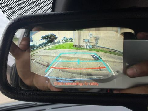 Used 2018 Toyota C-HR XLE FWD image 28