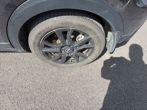 Used 2024 Nissan Kicks SR w/ SR Premium Package image 6