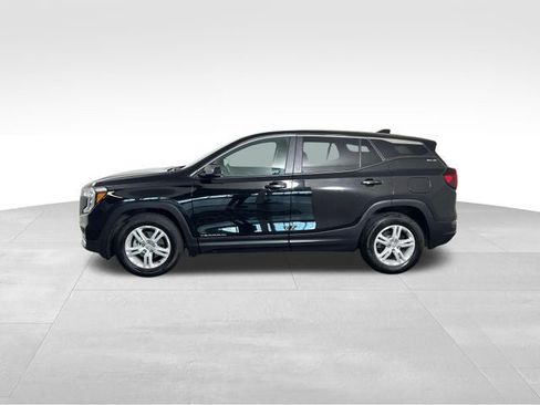 Used 2024 GMC Terrain SLE FWD image 2