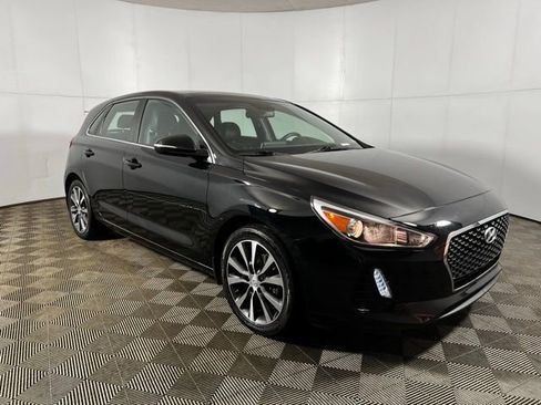 Used 2020 Hyundai Elantra GT w/ Style Package 02 image 3