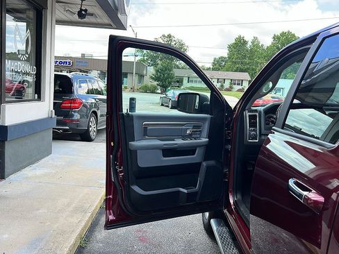 Used 2018 RAM 1500 Big Horn AWD/4WD image 26