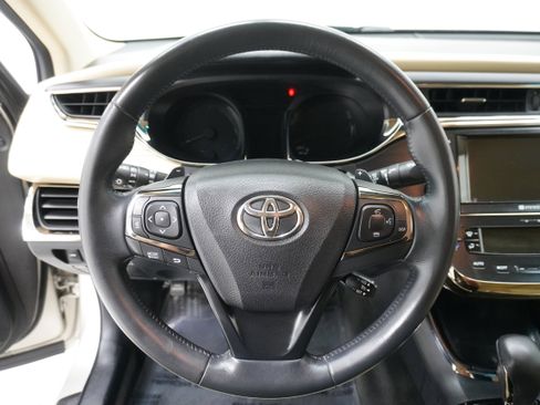 Used 2014 Toyota Avalon Limited image 17