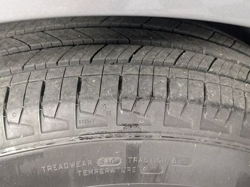 Used 2023 Chevrolet Equinox LT FWD image 10