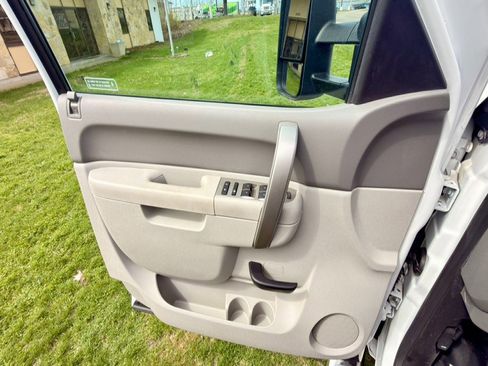 Used 2012 Chevrolet Silverado 2500 W/T AWD/4WD image 19
