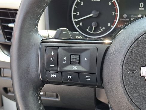 Used 2023 Nissan Rogue SV w/ SV Premium Package AWD/4WD image 23