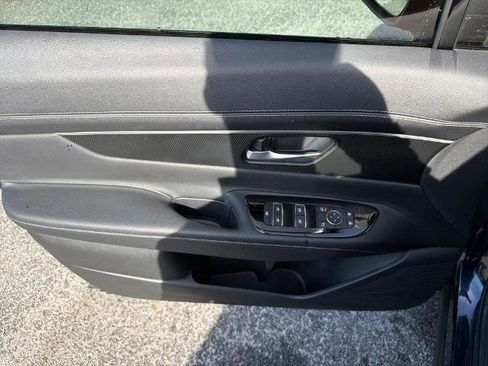 Certified 2025 Nissan Murano SV image 18