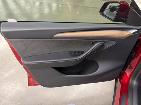 Used 2024 Tesla Model Y Long Range image 21