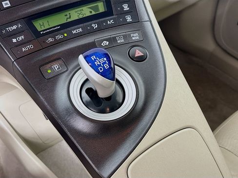 Used 2011 Toyota Prius Five image 16