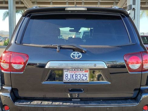 Used 2019 Toyota Sequoia Platinum w/ Preferred Accessory Package AWD/4WD image 27