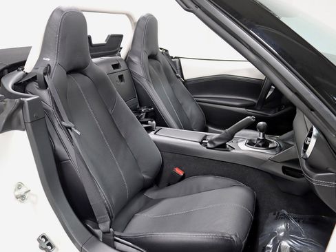 Used 2023 MAZDA MX-5 Miata Grand Touring RWD image 27