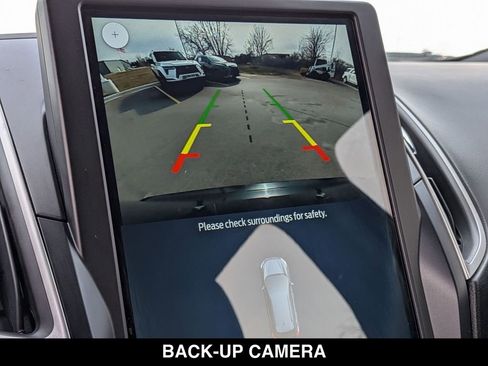 Used 2022 Ford Edge ST-Line w/ Class II Trailer Tow Package AWD/4WD image 22