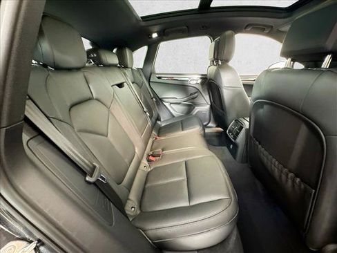 Certified 2026 Porsche Macan AWD/4WD image 24