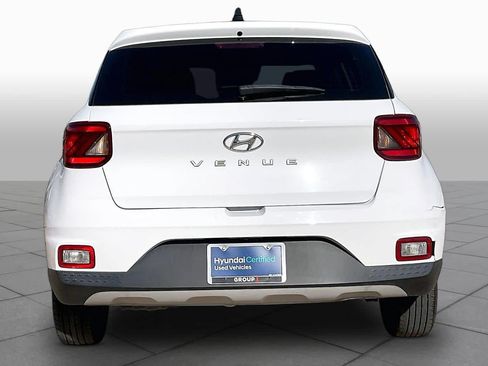 Used 2021 Hyundai Venue SE FWD image 5