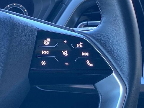 Used 2023 Audi Q4 e-tron Premium Plus w/ Premium Plus image 8