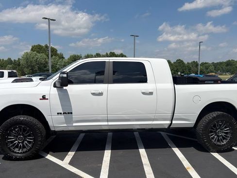 Used 2025 RAM 2500 Laramie AWD/4WD image 5