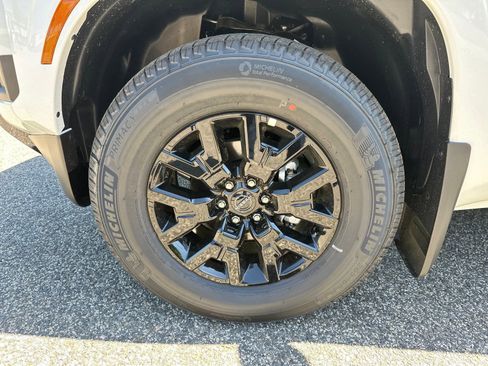 New 2026 Nissan Frontier SV w/ SV Convenience Package RWD image 7