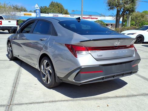 Used 2025 Hyundai Elantra Sport image 18