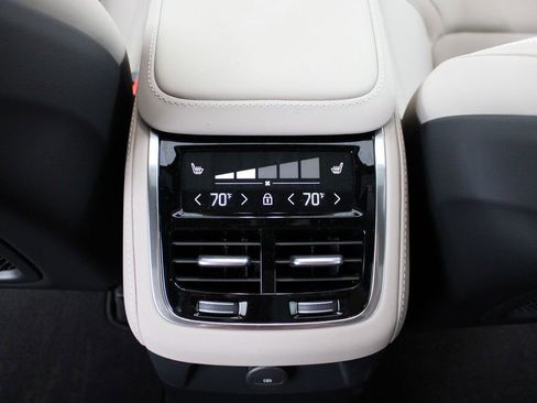 New 2026 Volvo XC90 T8 Core AWD/4WD image 35