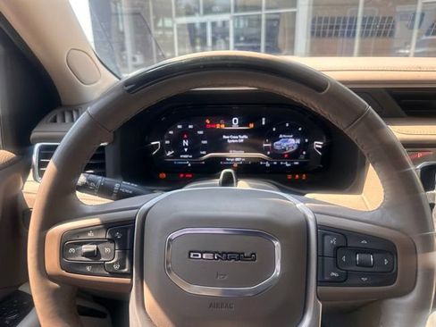 Used 2023 GMC Yukon Denali w/ Denali Reserve Package AWD/4WD image 14