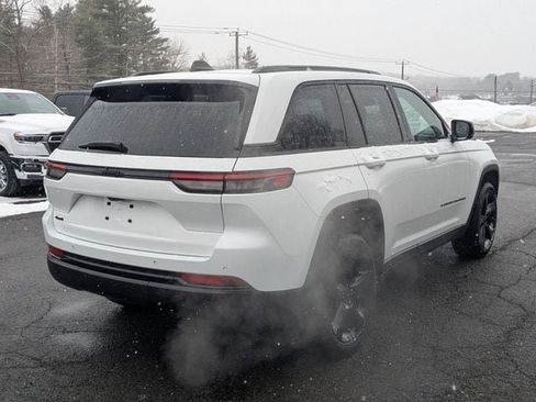 Certified 2023 Jeep Grand Cherokee Altitude AWD/4WD image 5