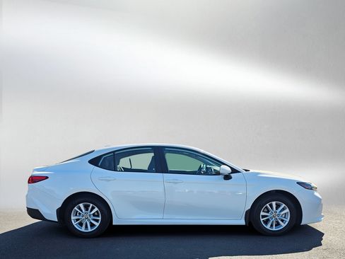 Used 2025 Toyota Camry LE AWD/4WD image 6
