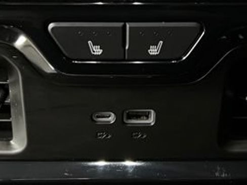 Used 2024 GMC Sierra 1500 AT4 w/ Technology Package AWD/4WD image 45