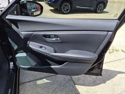 Certified 2021 Nissan Sentra SV FWD image 32