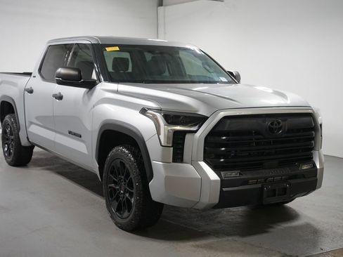 Used 2022 Toyota Tundra SR5 image 3
