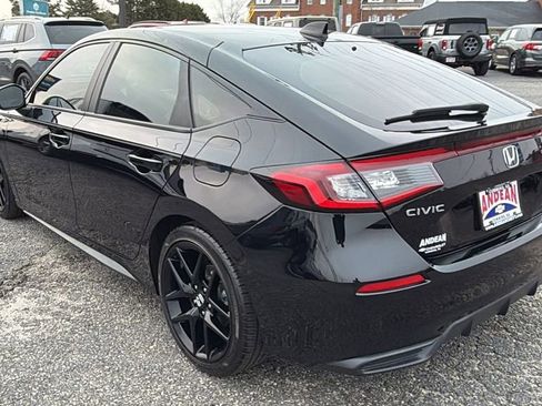Used 2023 Honda Civic Sport image 7