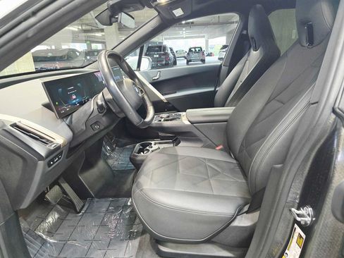 Used 2025 BMW iX xDrive50 AWD/4WD image 22