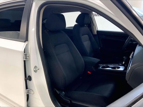 Used 2022 Honda Civic LX image 8