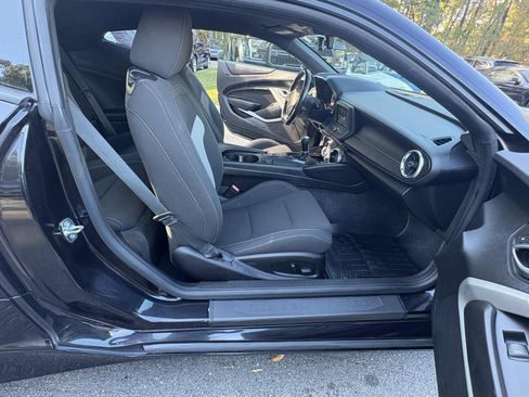 Used 2019 Chevrolet Camaro LT image 18